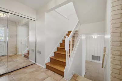 23 W Suffield Drive, Arlington Heights, IL 60004 - Photo 3