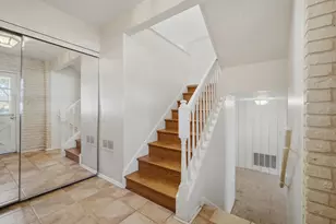 23 W Suffield Dr, Arlington Heights, IL 60004 - Photo 3