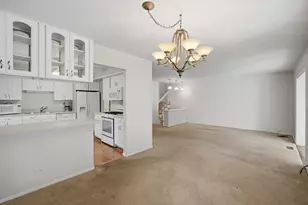 23 W Suffield Dr, Arlington Heights, IL 60004 - Photo 9
