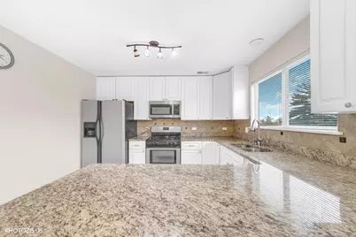 673 E Fountainview Drive #673, Mundelein, IL 60060 - Photo 11