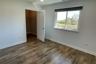 881 N Swift Rd, Addison, IL 60101 - Photo 15