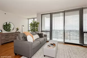 210 S Desplaines St, Chicago, IL 60661 - Photo 7
