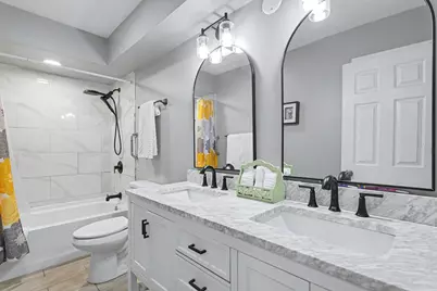 430 E Morse Avenue, Bartlett, IL 60103 - Photo 13