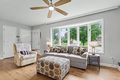 430 E Morse Avenue, Bartlett, IL 60103 - Photo 3