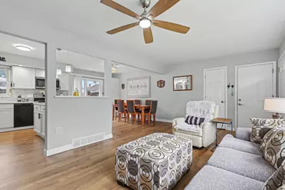 430 E Morse Avenue, Bartlett, IL 60103 - Photo 5