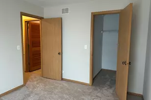2477 Frost Dr, Aurora, IL 60503 - Photo 9
