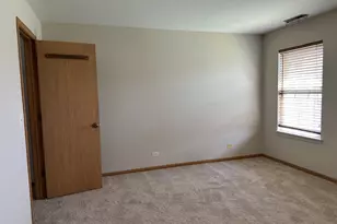 2477 Frost Dr, Aurora, IL 60503 - Photo 13