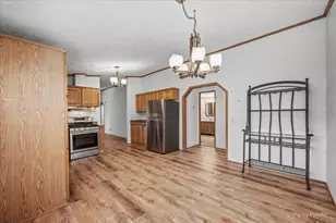 1130 Country Club Rd, Elgin, IL 60123 - Photo 11