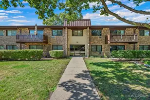 2632 N Windsor Dr, Arlington Heights, IL 60004 - Photo 1