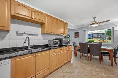 2632 N Windsor Drive #102, Arlington Heights, IL 60004 - Photo 9