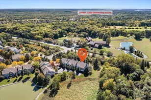 2010 Ivy Ridge Dr, Hoffman Estates, IL 60192 - Photo 5
