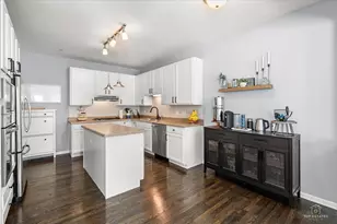 2010 Ivy Ridge Dr, Hoffman Estates, IL 60192 - Photo 13