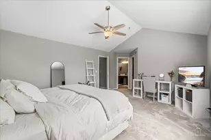2010 Ivy Ridge Dr, Hoffman Estates, IL 60192 - Photo 21