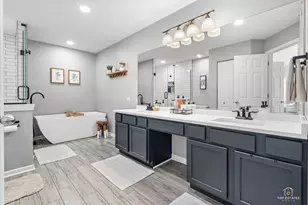 2010 Ivy Ridge Dr, Hoffman Estates, IL 60192 - Photo 23