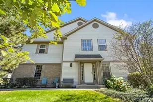 2010 Ivy Ridge Dr, Hoffman Estates, IL 60192 - Photo 1