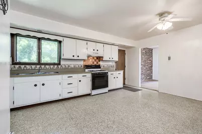 1038 S Sunset Avenue, Elmhurst, IL 60126 - Photo 9