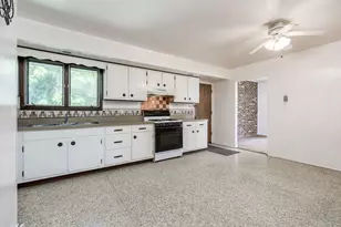 1038 S Sunset Ave, Elmhurst, IL 60126 - Photo 9
