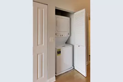 230 W Division Street #1407, Chicago, IL 60610 - Photo 23