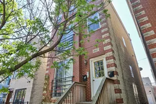 1635 W Beach Ave, Chicago, IL 60622 - Photo 1