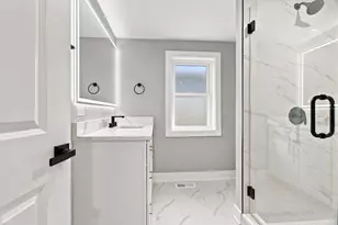 2711 N 77th Ave, Elmwood Park, IL 60707 - Photo 15