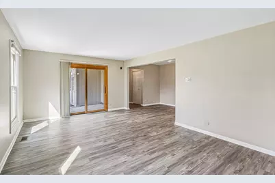 1760 Bristol Walk #B, Hoffman Estates, IL 60169 - Photo 7