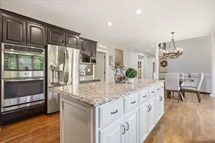 2308 Hancock Ct, Naperville, IL 60564 - Photo 13