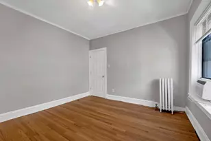 1239 W Greenleaf Ave, Chicago, IL 60626 - Photo 11