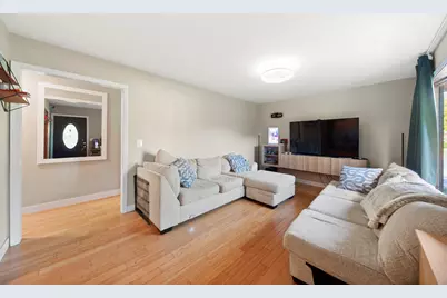 4259 Lake Park Avenue, Gurnee, IL 60031 - Photo 9