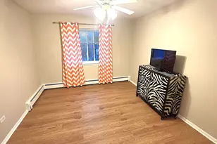 983 Crimson Ct, Prospect Heights, IL 60070 - Photo 7