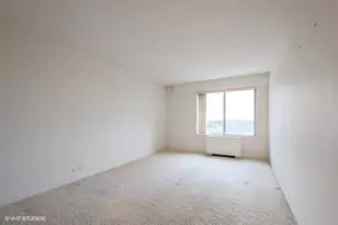 7033 N Kedzie Ave, Chicago, IL 60645 - Photo 5