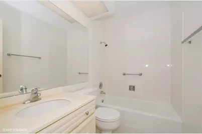 7033 N Kedzie Avenue #1707, Chicago, IL 60645 - Photo 7