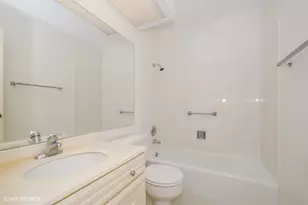 7033 N Kedzie Ave, Chicago, IL 60645 - Photo 7