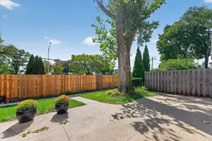 2725 E Bel Aire Dr, Arlington Heights, IL 60004 - Photo 29