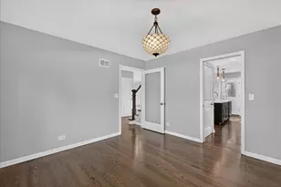 2725 E Bel Aire Dr, Arlington Heights, IL 60004 - Photo 11