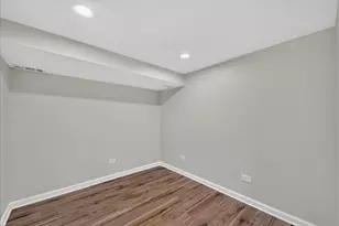 2725 E Bel Aire Dr, Arlington Heights, IL 60004 - Photo 27