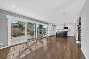 2725 E Bel Aire Dr, Arlington Heights, IL 60004 - Photo 5