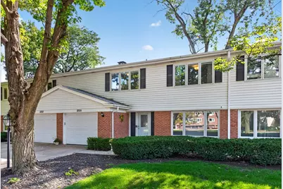 2725 E Bel Aire Drive, Arlington Heights, IL 60004 - Photo 1
