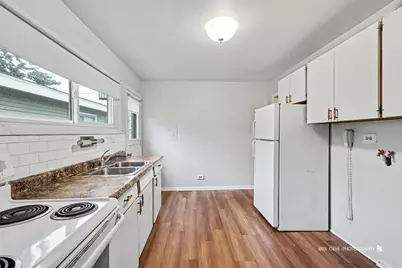 16 W Jeffery Avenue, Wheeling, IL 60090 - Photo 5