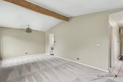 16 W Jeffery Avenue, Wheeling, IL 60090 - Photo 3