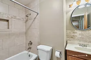 16 W Jeffery Ave, Wheeling, IL 60090 - Photo 7