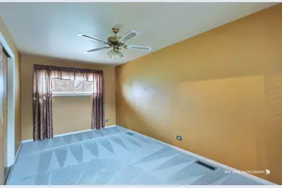 16 W Jeffery Avenue, Wheeling, IL 60090 - Photo 11