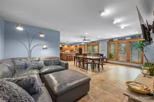 2917 Pleasant Dr, McHenry, IL 60051 - Photo 15