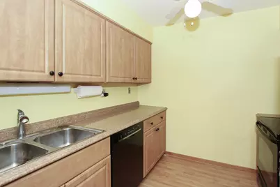 804 E Old Willow Road #105, Prospect Heights, IL 60070 - Photo 9