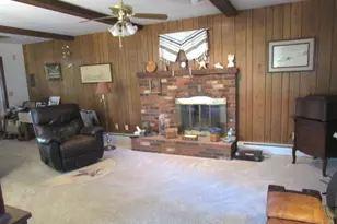 74 Hillcrest Dr, Clifton, IL 61727 - Photo 7