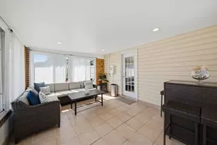 6743 106th Pl, Chicago Ridge, IL 60415 - Photo 3