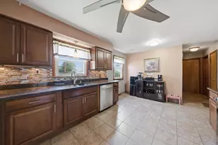 6743 106th Pl, Chicago Ridge, IL 60415 - Photo 11