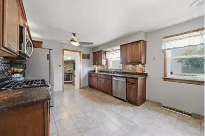 6743 106th Place, Chicago Ridge, IL 60415 - Photo 9