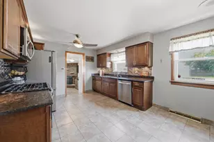 6743 106th Pl, Chicago Ridge, IL 60415 - Photo 9