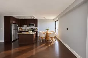 2930 N Sheridan Rd, Chicago, IL 60657 - Photo 7