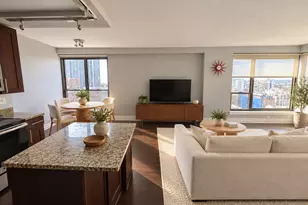 2930 N Sheridan Rd, Chicago, IL 60657 - Photo 13
